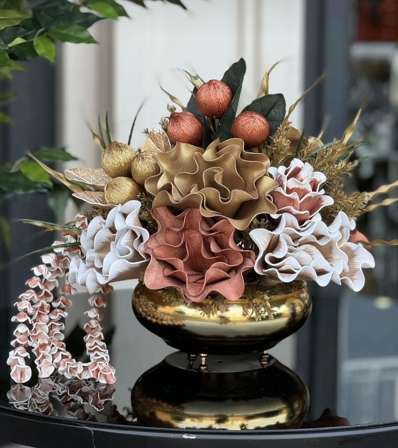 Yapay Sarkıt Çiçekli Gold Yassı Vazo No:1