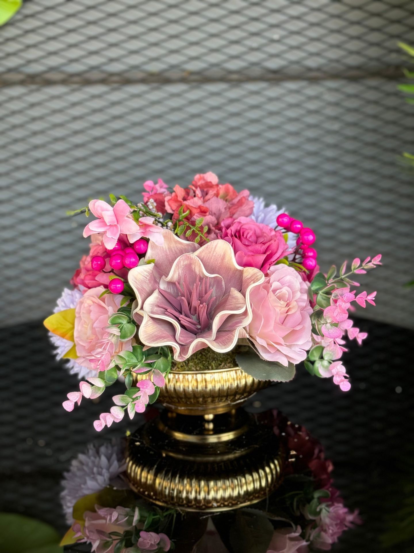 Yapay Çiçekli Gold Çizgili Vazo No:4