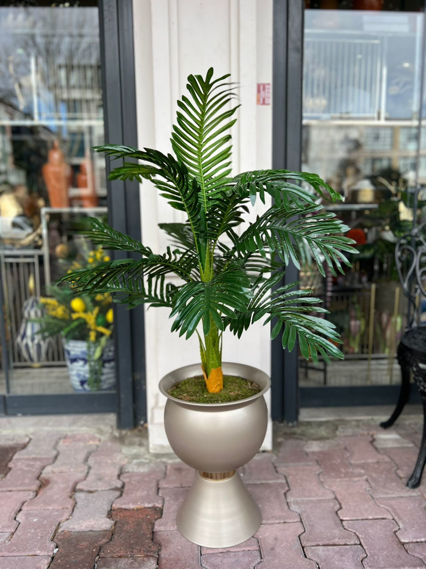 Vizon Saksı Gold Çemberli Yapay Areka Bitkili